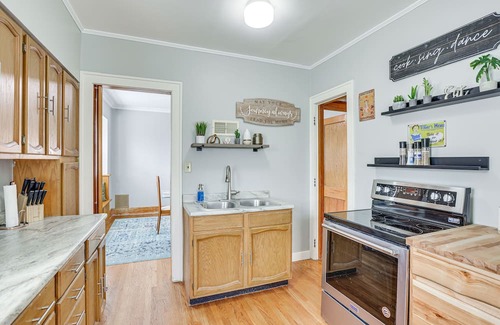 Aksarben - Elmwood Park House | Pet-Friendly Omaha Vacation Rental with Deck!