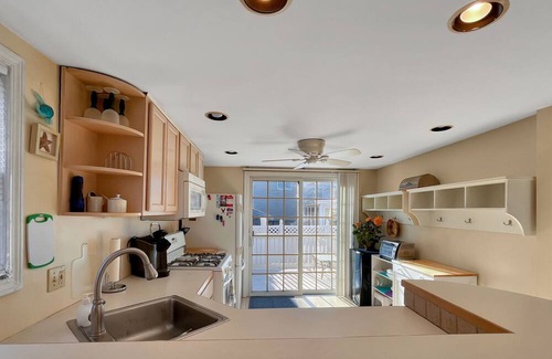 Hampton Cottage | This fully furnished beach cottage is the perfect summer escape!