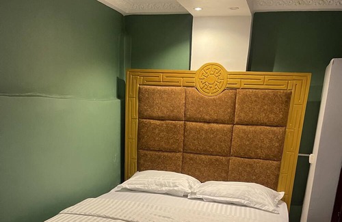 Limbe Apartment | "Experience Comfort and Hospitality at Our Charming Guest House"