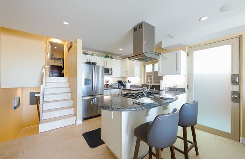 Mission Beach Condo | NEW LISTING! 2 Bed/ 2 Ba On the Beach!