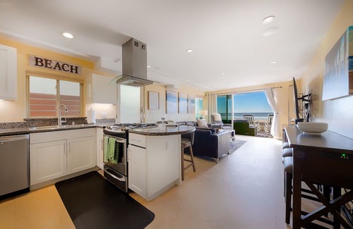 Mission Beach Condo | NEW LISTING! 2 Bed/ 2 Ba On the Beach!