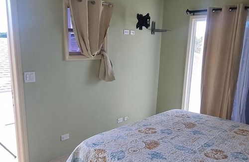 Nassau House | Tropical Haven. Your home away from home to relax and enjoy the island breeze.