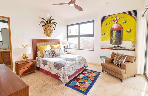 Romantic Zone Condo | Breathtaking 360 Degree Views. Private, Elegant, Romantic Zone Penthouse