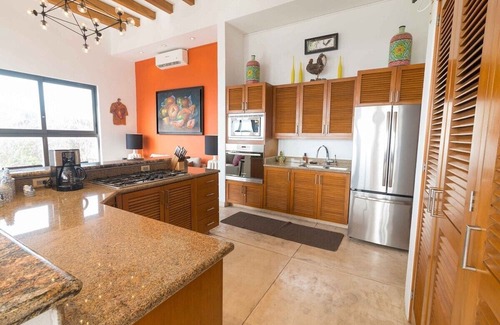 Romantic Zone Condo | Breathtaking 360 Degree Views. Private, Elegant, Romantic Zone Penthouse
