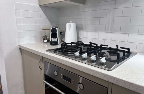 Alexandria House | 3 Bed Terrace - Prime Location, modern comforts