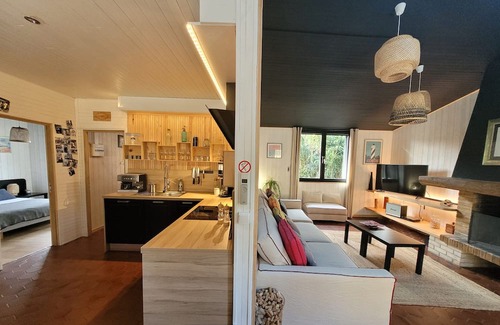 Sainte-Eulalie-en-Born Ski Chalet | Jolie Maison en Bardage Bois Dans un Environnement Calme et Boisé