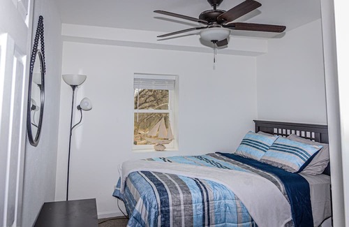 Kansas City House | 10 minutes to Kansas City downtown! Family size cabin, with game room & deck
