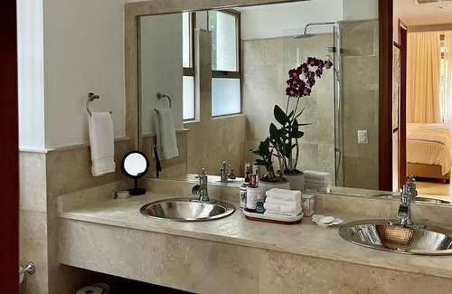 Villa Hermosa Apartment | COZY, CLEAN AND BEAUTIFULL APARTMENT.