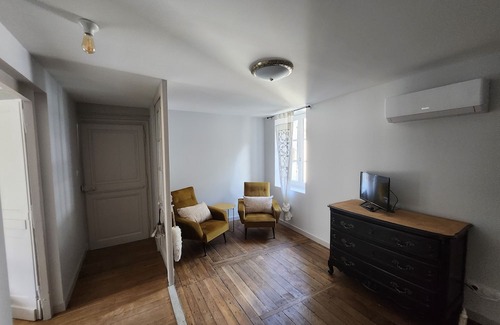 Bourges Apartment | LE ZOLA