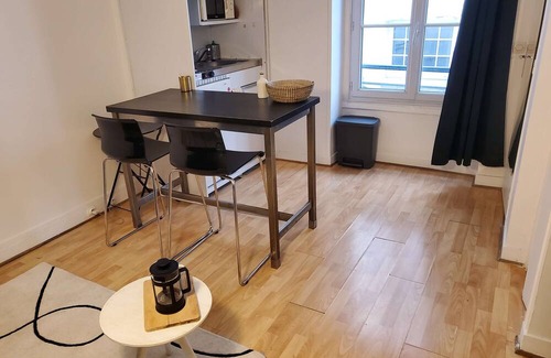 6th Arrondissement Apartment | Cozy cocoon near the Louvre Museum