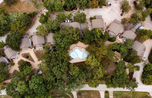 Indian Point House | Luxury Lake Lodge 51 - Near Silver Dollar City!