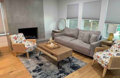 McNeil House | Sleeps 12, Fast Wi-Fi, EV Charger, Remote Worker