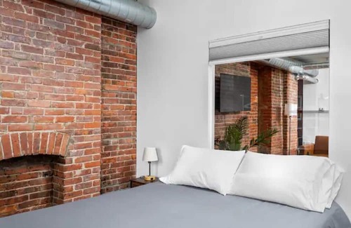 Downtown Buffalo Apartment | Newly remodeled Allentown flat