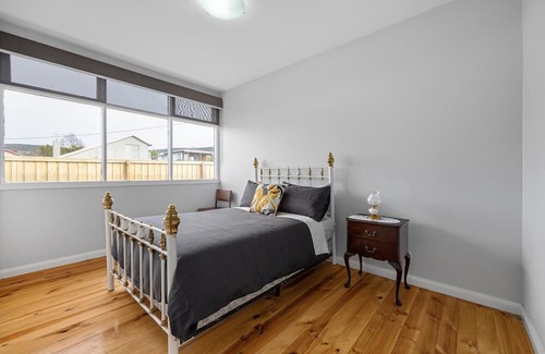 Dromana House | Dromana Seaside - 2 bedroom - Only 500m to the beach and shops