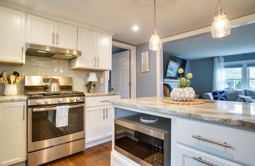 West Yarmouth Cottage | West Yarmouth Cottage w/Gas Grill: Walk to Beach!