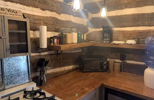 Clyde Cabin | Off-Grid Log Cabin in NC Mountains