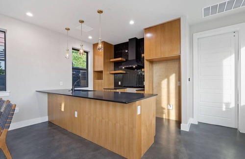 Cherrywood House | Luxury Brand New Home w/ heated Pool - Austin