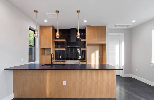 Cherrywood House | Luxury Brand New Home w/ heated Pool - Austin