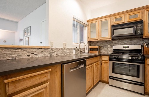 Fremont Apartment | Inviting Fremont 2BR w/ Pool, Parking & Balcony, nr Park, by Blueground