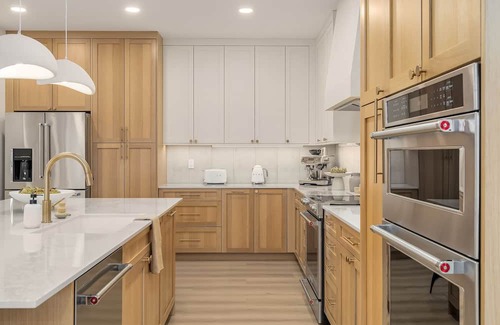 Chelan Villa | Aman Lakehouse - Lakeside Luxury Retreat with Exclusive Amenities! "NEW Build"