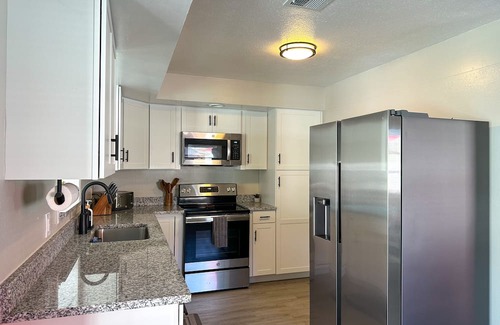 West Melbourne House | Space Coast Kasita- BEAUTIFUL Heated Pool/HotTub/PingPongTable/BBQ Grill/FirePit