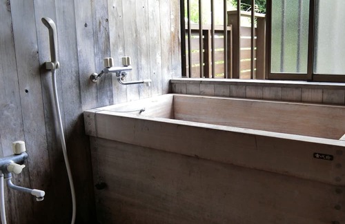 Ajiro House | The living room can be used as a music studio / Atami Shizuoka