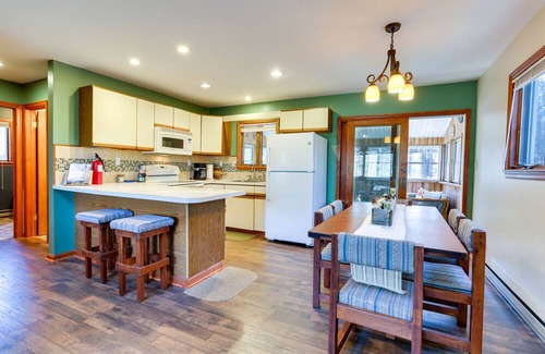 Lackawaxen Cabin | Rustic Masthope Mountain Retreat w/ Private Sauna!