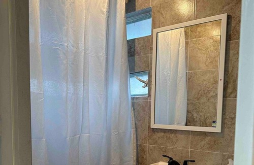 Pachuca House | Room "3", private bathroom, own breakfast area.