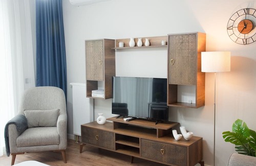 Bagcilar Apartment | Cozy Retreat: Stylish 2BR Apt