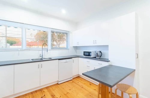 West Beach House | West Beach Hideaway A Relaxed Coastal Locale