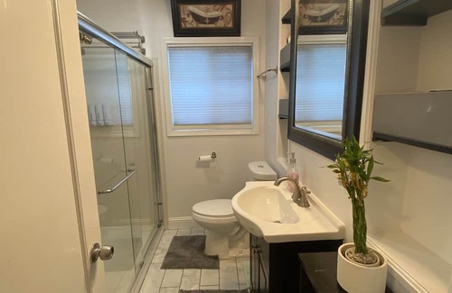 Lower Bal House | Cute home with a green thumb, pet friendly
