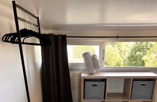 Chinon Apartment | La Tour de L'horloge, Appartement Typique de la Ville, vue sur le Château