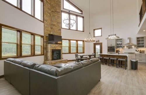 Blue River House | Amazing views Twin peaks South Duplex