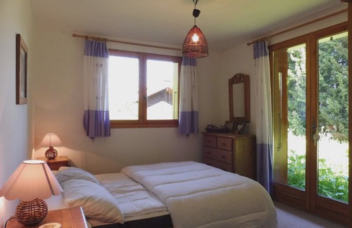 Crest-Voland Ski Chalet | Chalet en bois 200m² à Crest-Voland - 4 chambres, mezzanine, 10-12 pers, proche pistes et centre -
