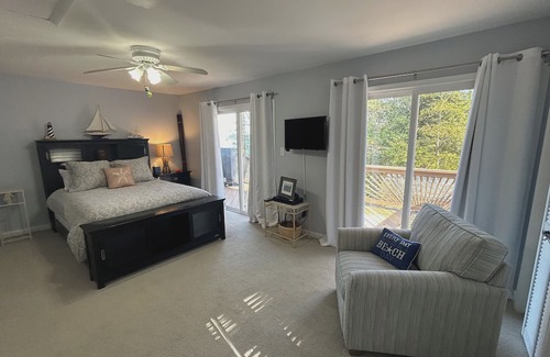 Montross House | It’s All about the VIEW ! Best waterfront views in the Northern Neck !