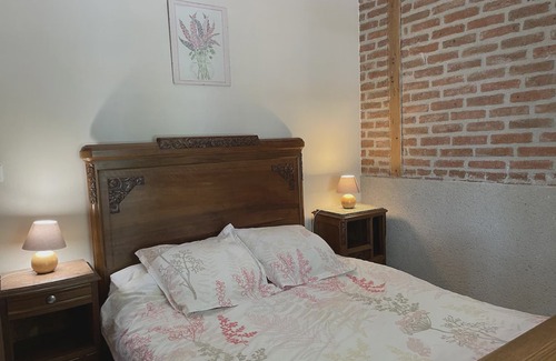 Souvigny Cottage | Charming farmhouse with pool, near historic Souvigny, family-friendly amenities and activities