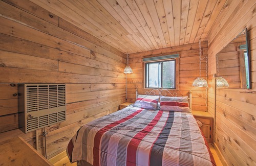 Stonington House | Cozy Cottage on Cat Cove with Wraparound Deck!