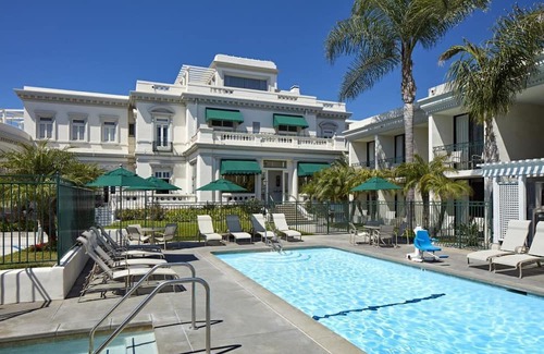 Coronado House | Look No More! 2 Units Close to USS Midway Museum! Onsite Pool and Parking!