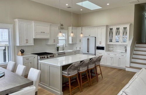 Gold Coast Condo | Come vacation at this 4 bedroom, 3 bath beach front property.