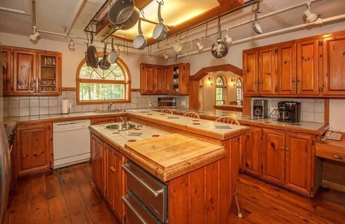 West Dover Villa | The Mahogany House Indoor pool-Spa-Sauna&Gameroom
