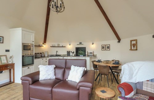 Cribyn Cottage | YR AWEN - INSPIRATION, romantic, luxury holiday cottage in Lampeter