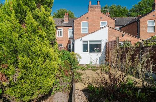 Bloxwich House | Cozy 4 bed house in Birmingham for trade stays