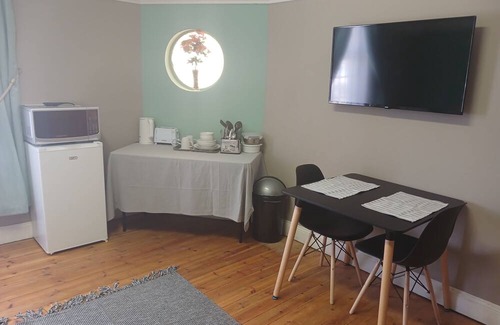 Victoria West Cottage | Karoo Rust Victoria West Family Friendly Units