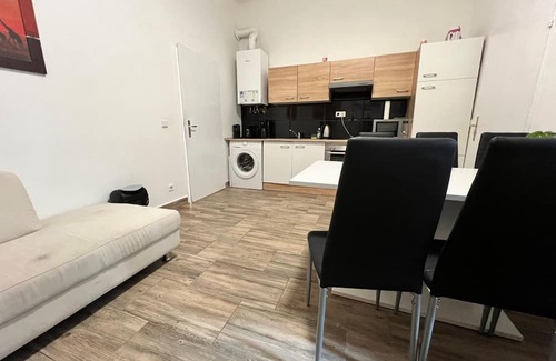 Simmering Apartment | Charming private Room in shared Apt. Very Central