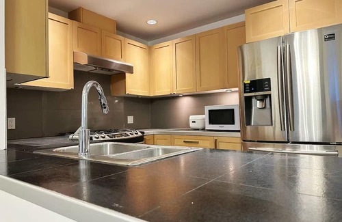 Vancouver Condo | Comfortable and Quiet 3 bedrooms apartment at UBC