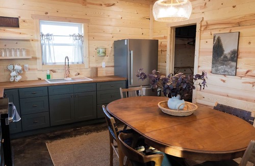 Stockton Cabin | Charming 3-bedroom cabin in wonderful Stockton with AC