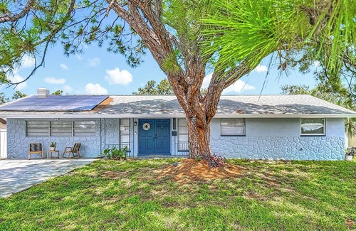 Pinellas Point House | Spacious home central to Downtown St. Pete and the Beach