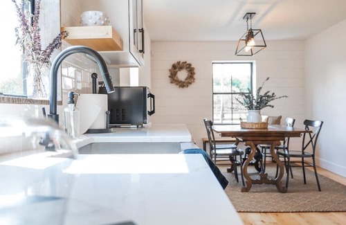Madison Cabin | Modern Farmhouse w/Hot Tub, Lake Views & Scenic Trails in Ohio Wine Country