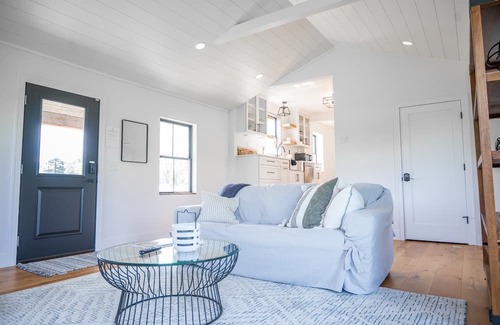 Madison Cabin | Modern Farmhouse w/Hot Tub, Lake Views & Scenic Trails in Ohio Wine Country