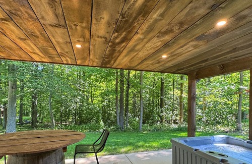 Madison Cabin | Charming Woodside Cabin w/Private Hot Tub & Scenic Trails at Standing Rock Far